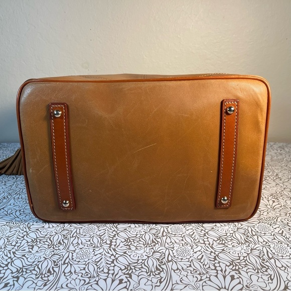 Dooney & Bourke  Lambskin Tobi Tote Zipper Closure - Picture 6 of 16